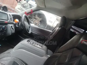 Toyota HiAce 2006 White