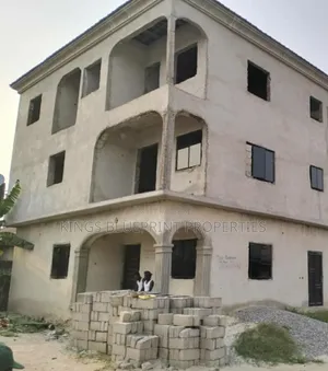 2bdrm Block of Flats in Chalisco, Warri for sale