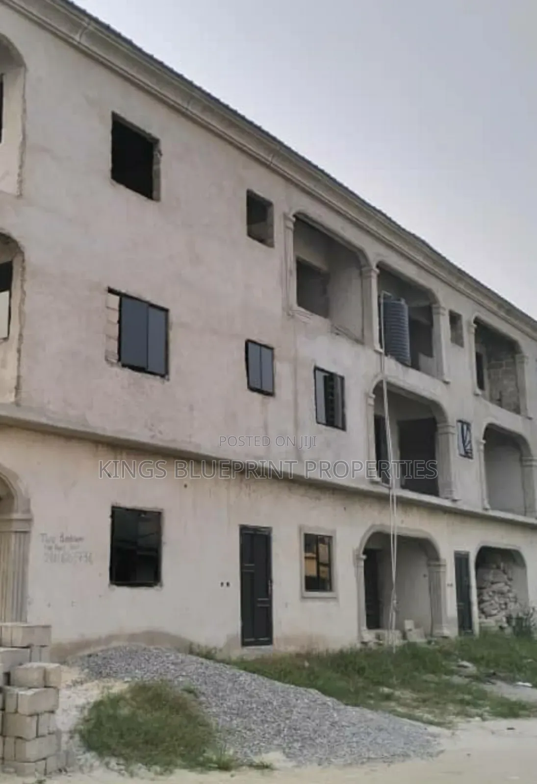 2bdrm Block of Flats in Chalisco, Warri for sale