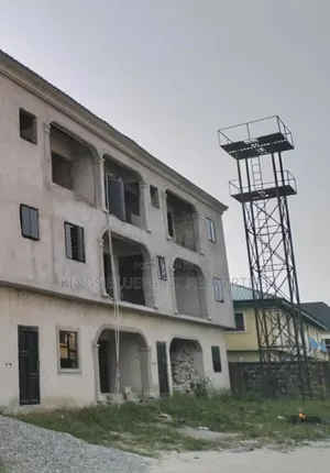 2bdrm Block of Flats in Chalisco, Warri for sale