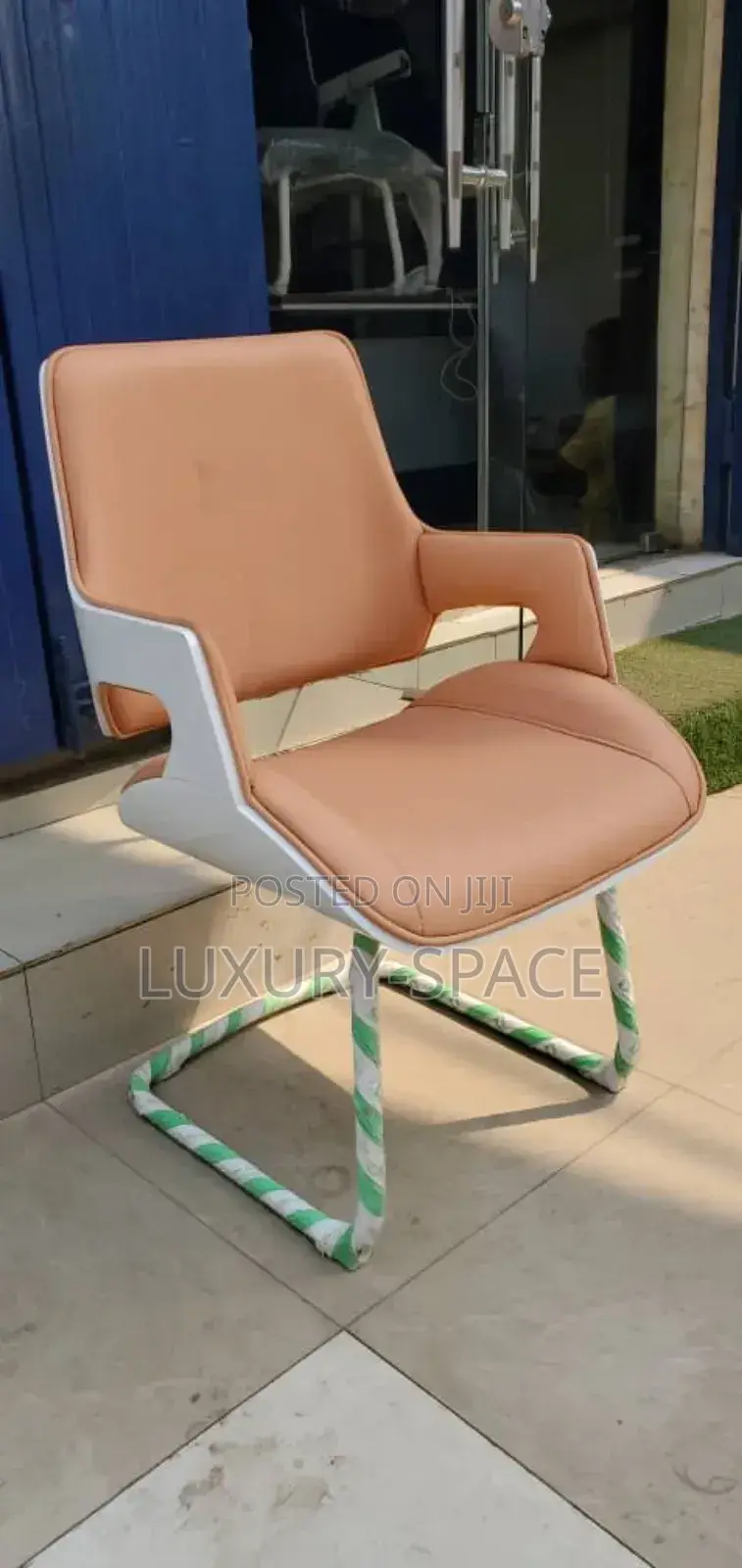 Unique Executive Visitors Chair