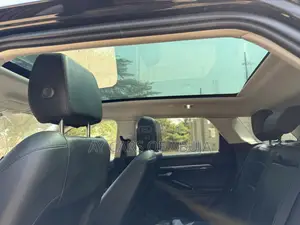 Land Rover Range Rover Evoque SE 4x4 5-Door 2019 Black