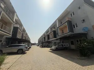 4bdrm Townhouse/Terrace in Jahi for sale
