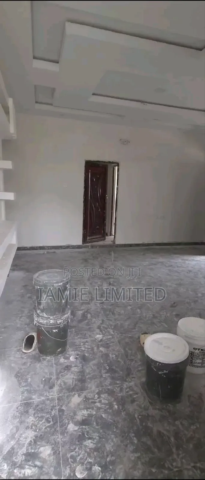 2bdrm Block of Flats in Nigercat, Warri for rent