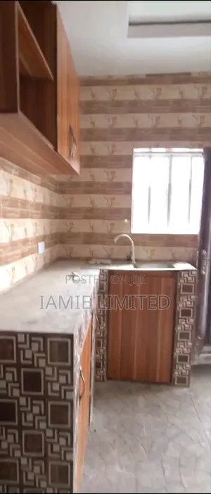 2bdrm Block of Flats in Nigercat, Warri for rent