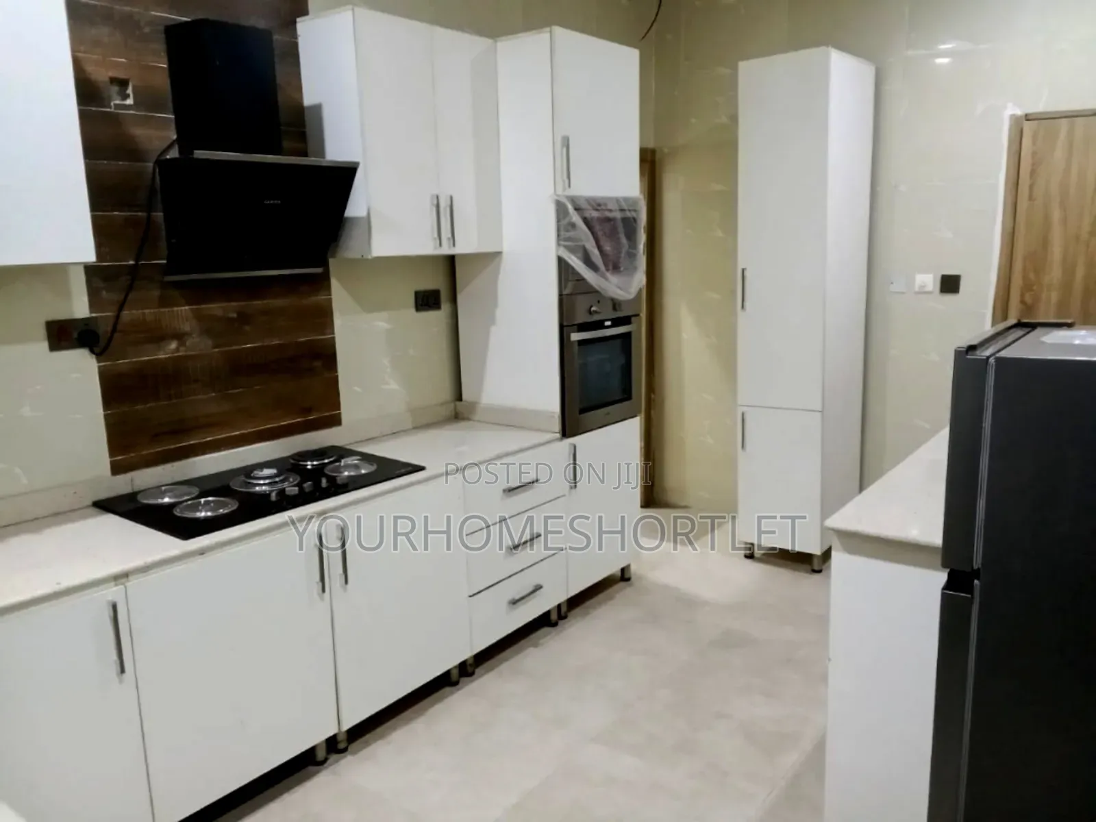 5 Bedroom Duplex That Allows Party