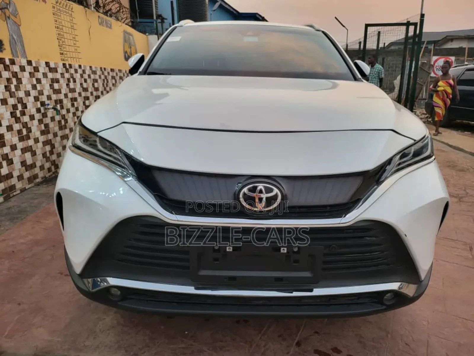 Toyota Venza XLE 2022 White