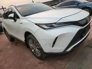 Toyota Venza XLE 2022 White
