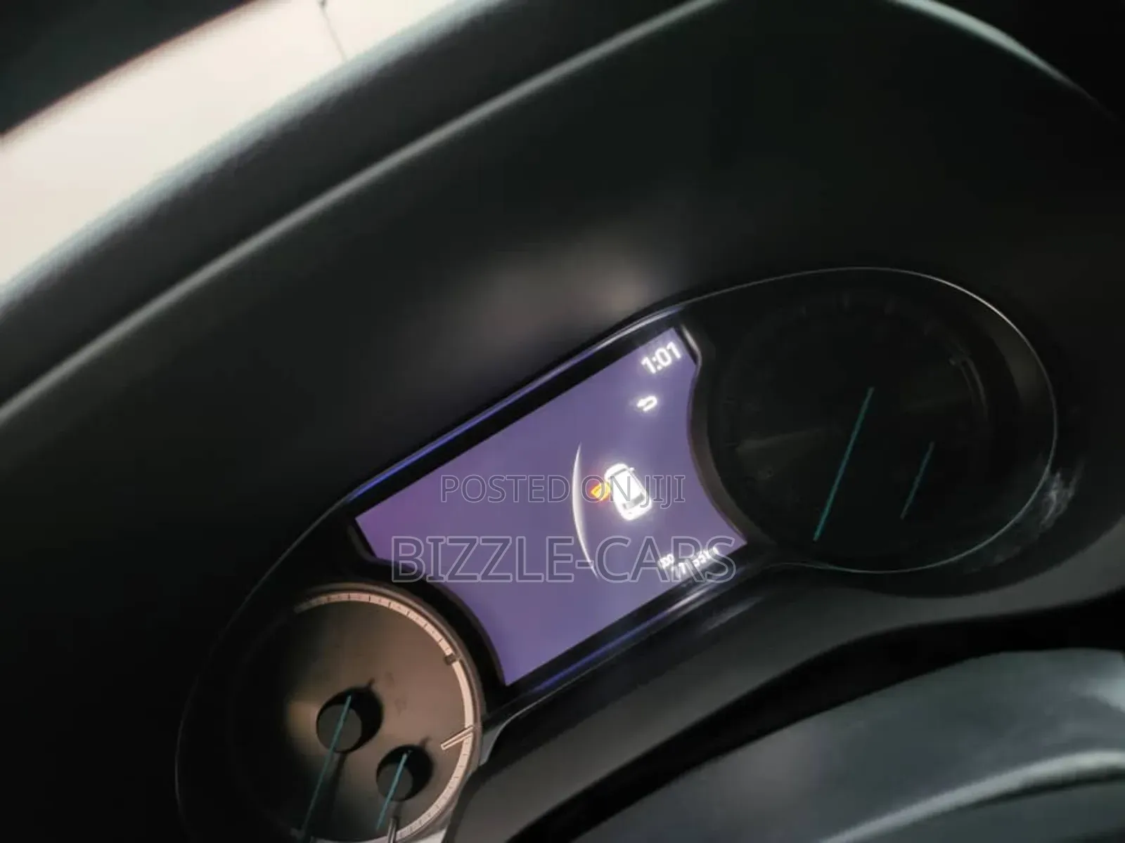 Toyota Venza XLE 2022 White