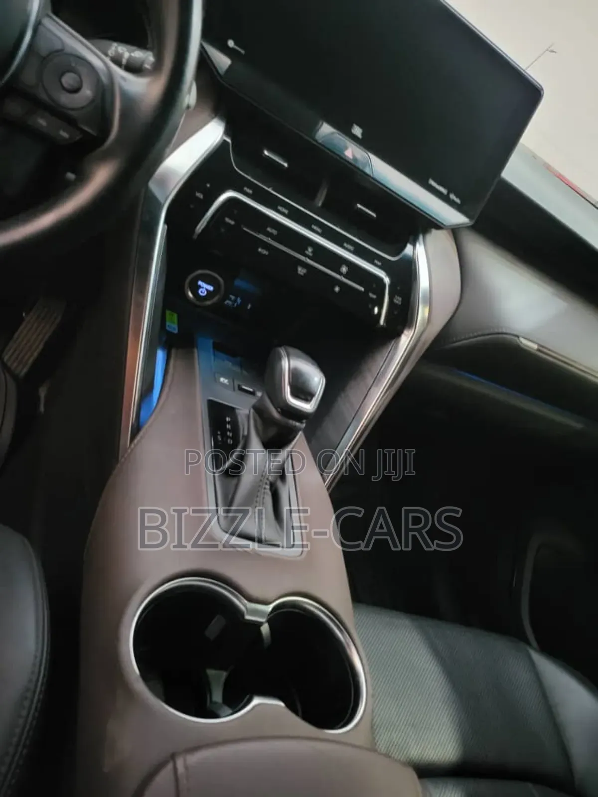 Toyota Venza XLE 2022 White
