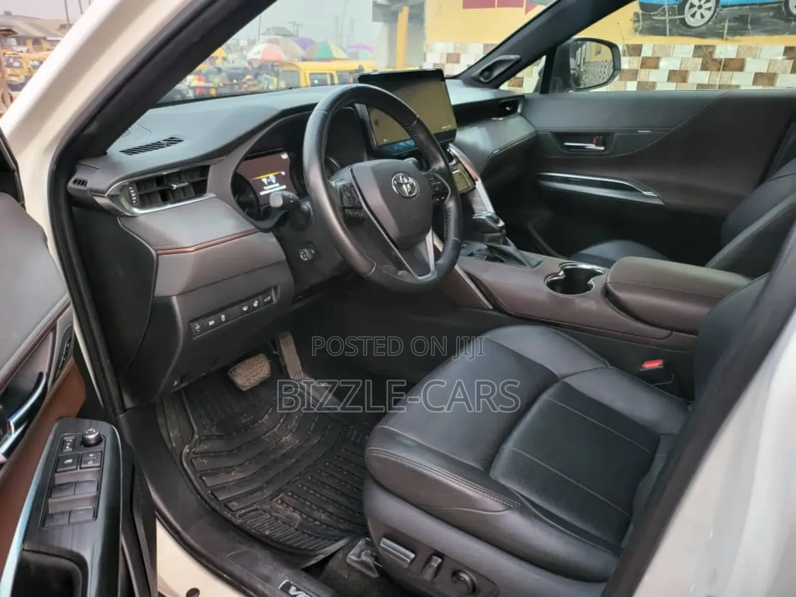 Toyota Venza XLE 2022 White