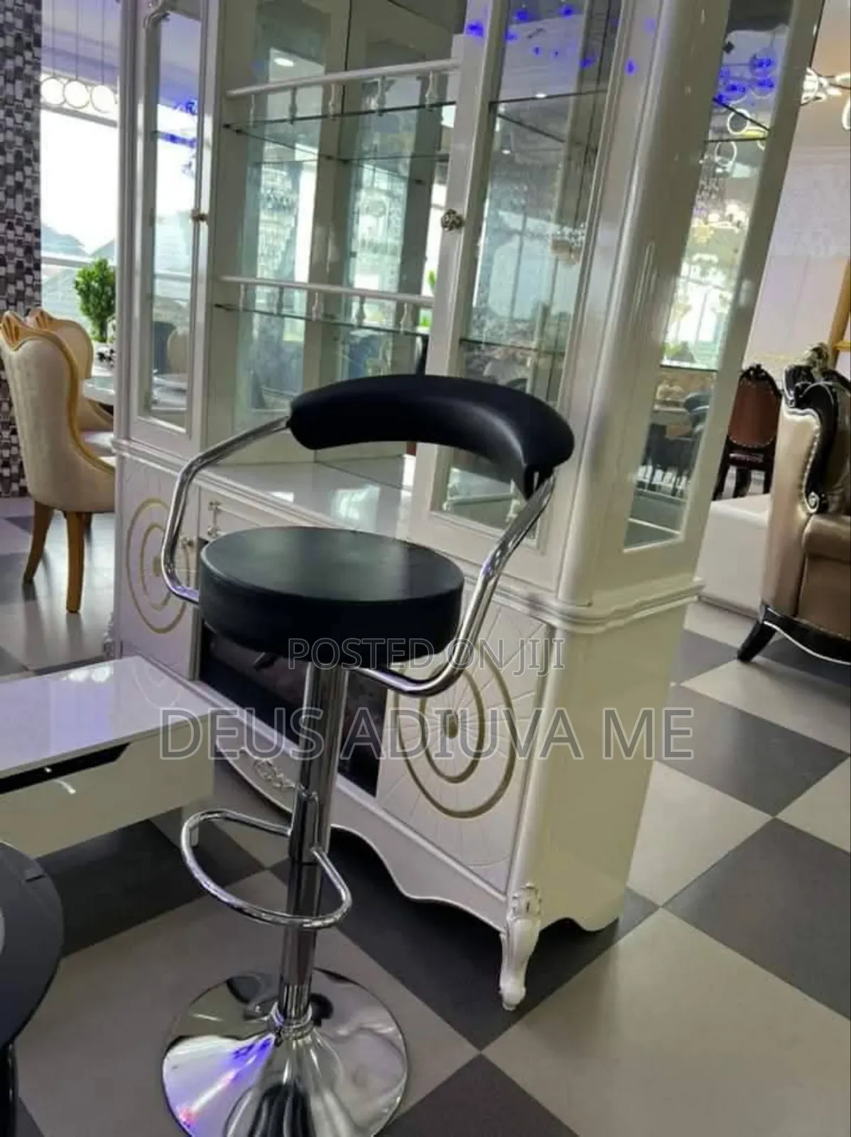 Bar Stool With Swivel Leg