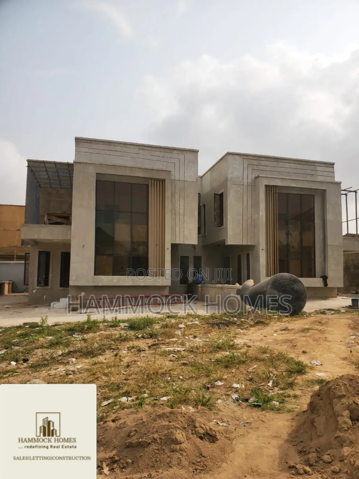 5bdrm Duplex in Omololu Olunloyo Gra, Oluyole Estate for sale