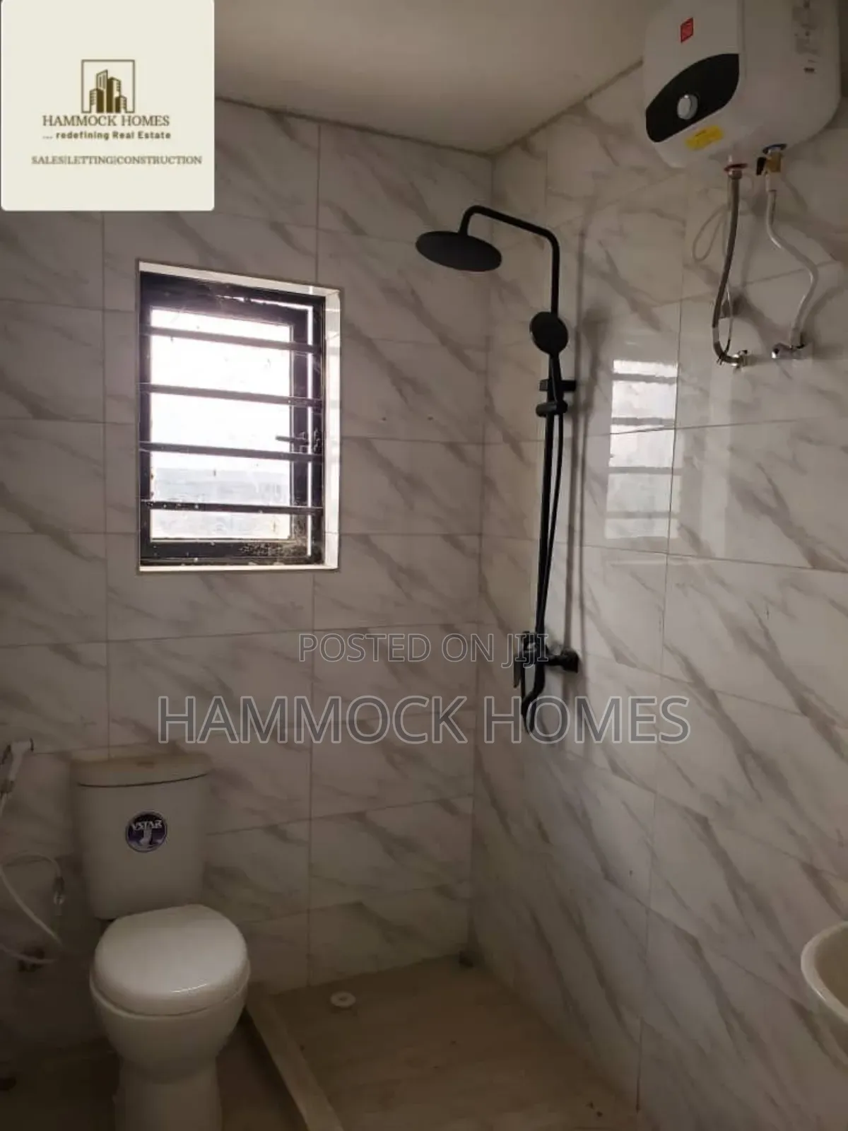 5bdrm Duplex in Omololu Olunloyo Gra, Oluyole Estate for sale