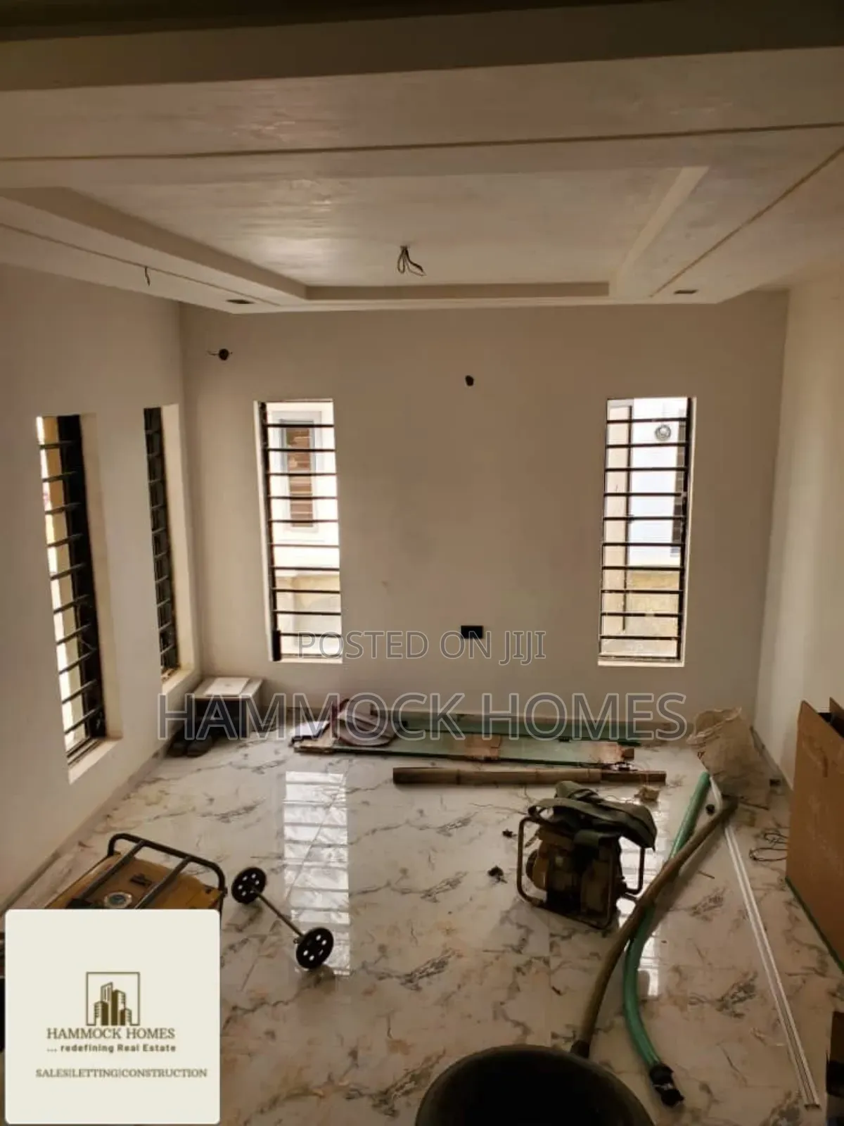 5bdrm Duplex in Omololu Olunloyo Gra, Oluyole Estate for sale
