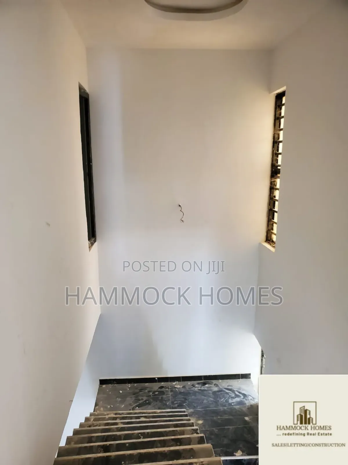 5bdrm Duplex in Omololu Olunloyo Gra, Oluyole Estate for sale