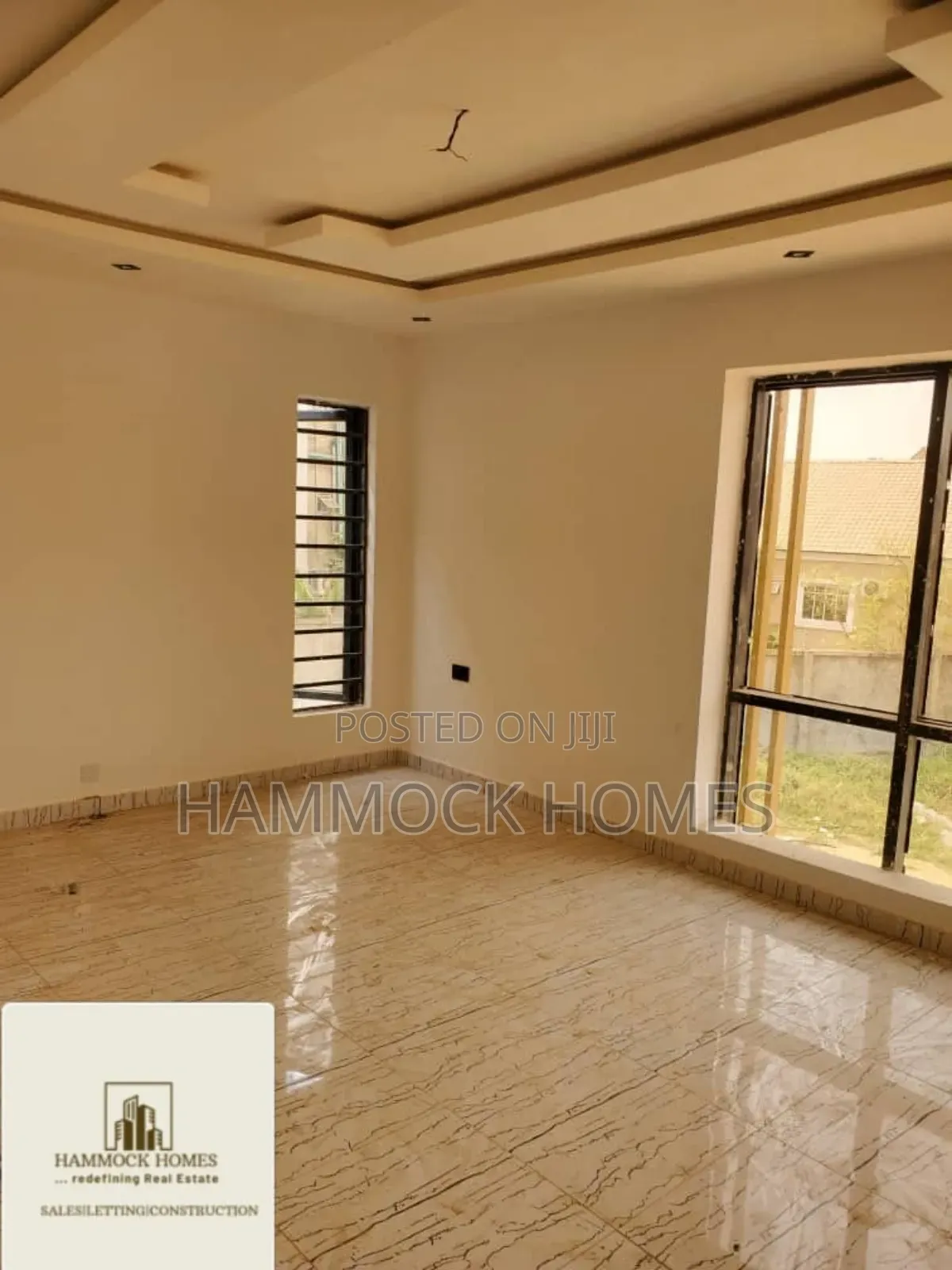 5bdrm Duplex in Omololu Olunloyo Gra, Oluyole Estate for sale