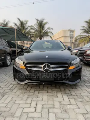 Mercedes-Benz C300 2015 Black
