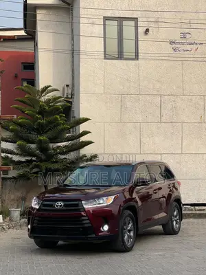 Photo - Toyota Highlander 2014