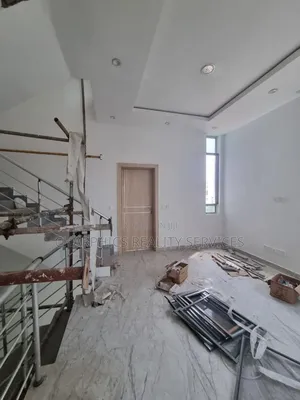 4bdrm Duplex in Lekki Phase 1 for rent