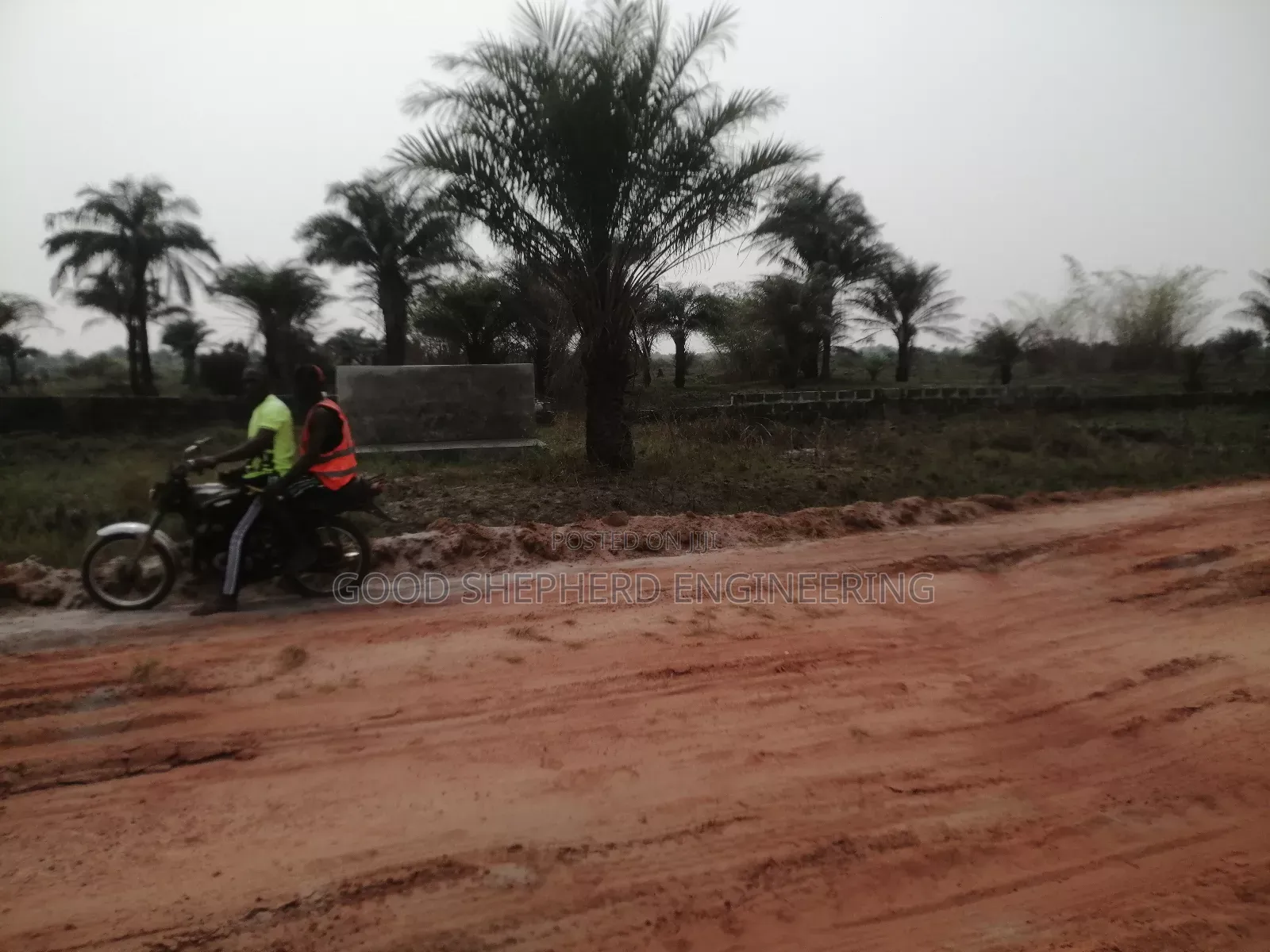 Buy Dryland at Facing Expressway at Ode-Omi, Dangote Refinery Ax,Ogun State