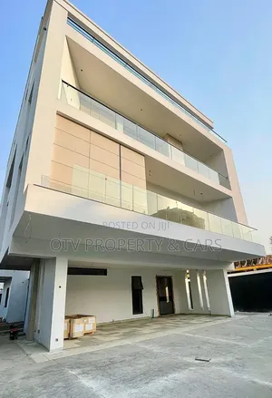 Exquisite Luxury 5-bedroom Home With Cinema, Swimmin...