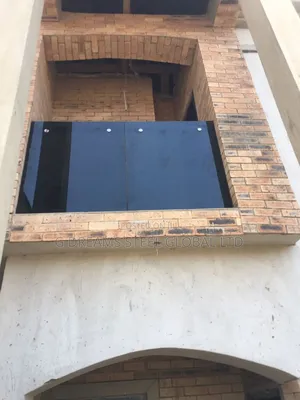 Handhold Glass Railings