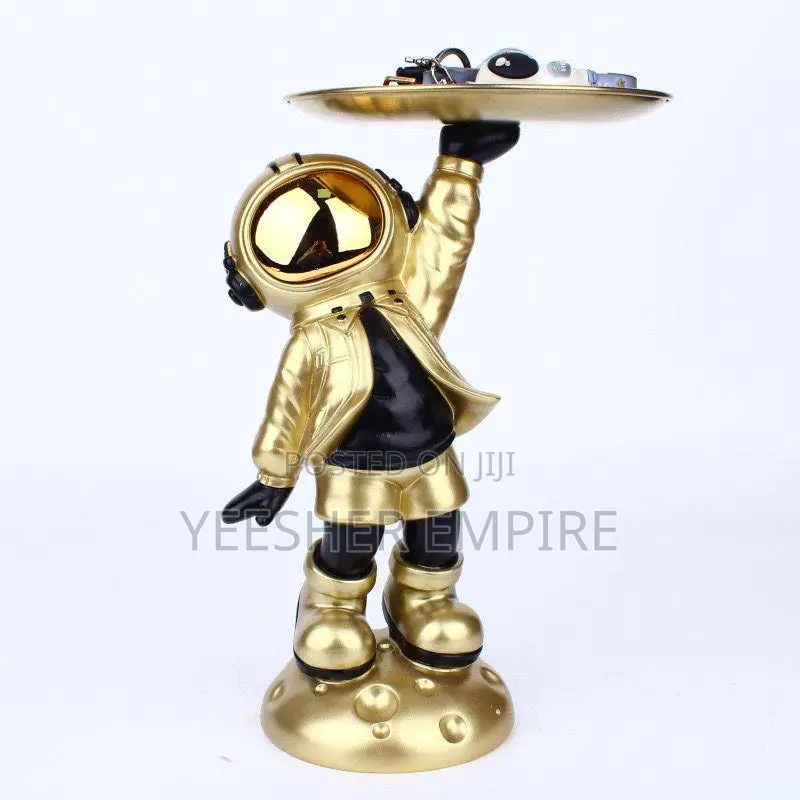 Decorative Astronaut With Tray