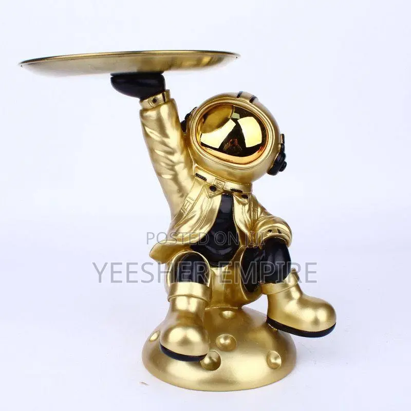 Decorative Astronaut With Tray