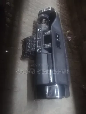 Range Rover Vouge Darshbod 2012 Model