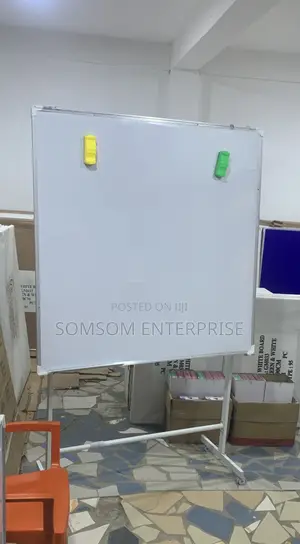 WHITE BOARD 4x4ft (120x120cm)