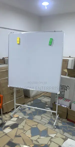 WHITE BOARD 4x4ft (120x120cm)