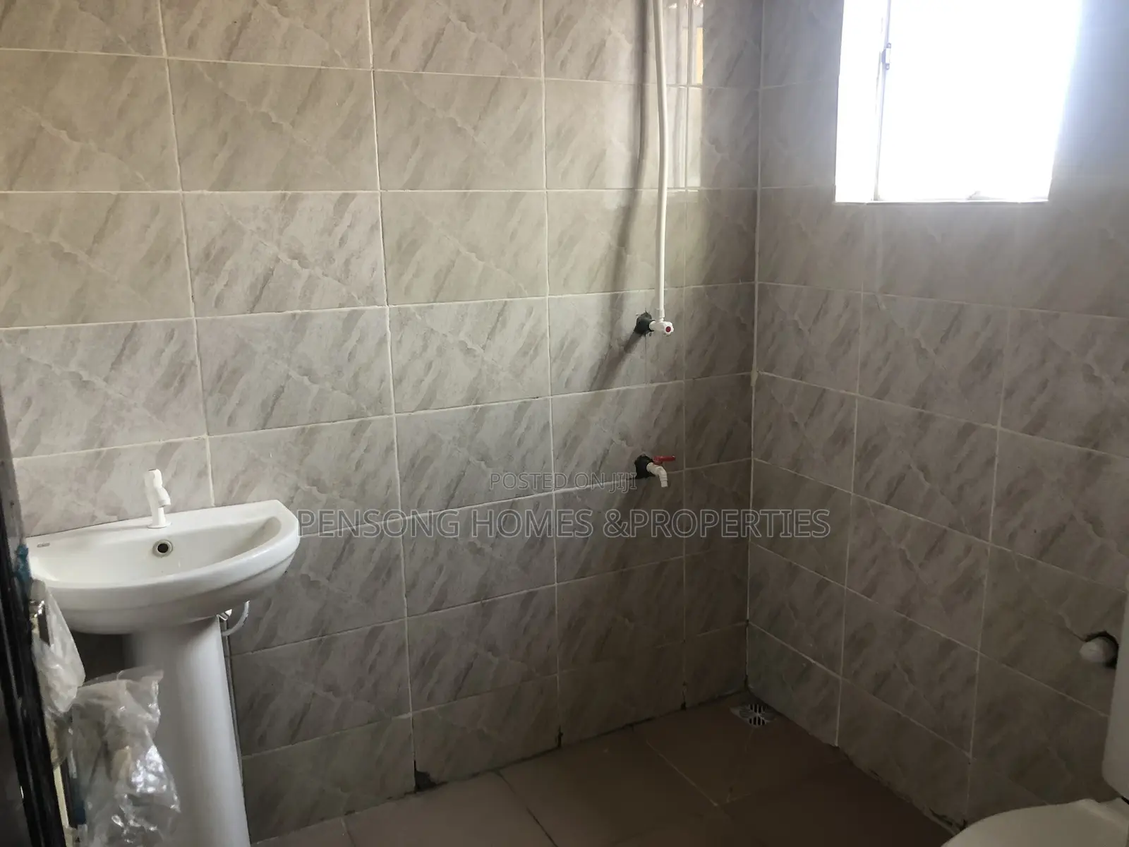 3bdrm Apartment in Peaceland Estate, Obafemi-Owode for rent