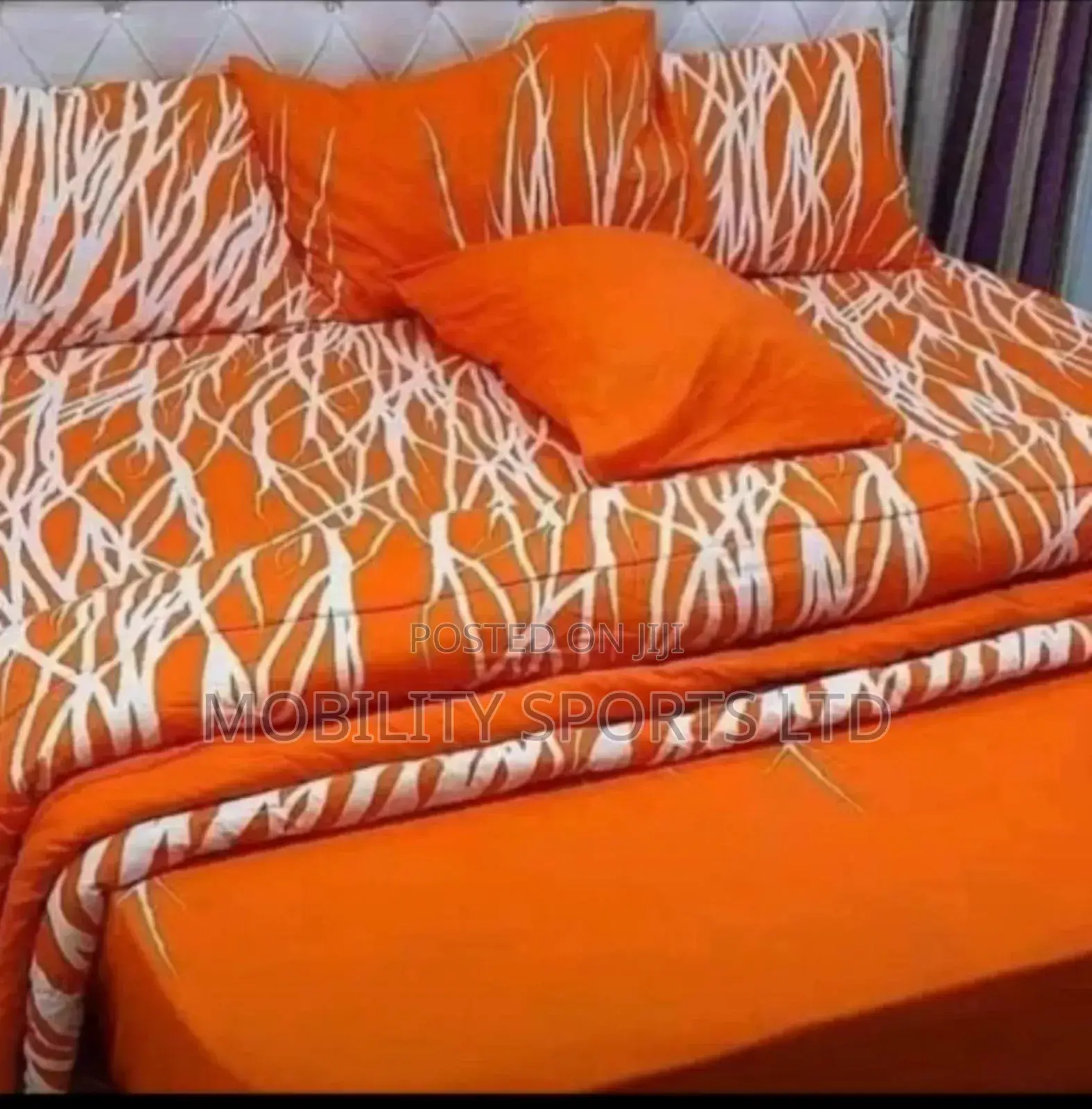6 by 7 Bedsheet With 2 Pillows