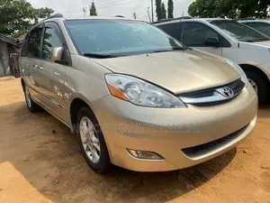 Toyota Sienna XLE Limited 2007 Gold