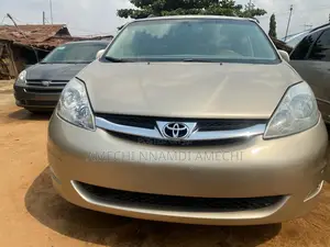 Toyota Sienna XLE Limited 2007 Gold