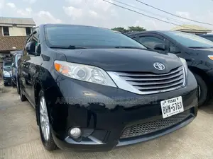 Toyota Sienna 2017 Black
