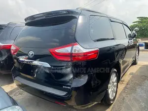 Toyota Sienna 2017 Black