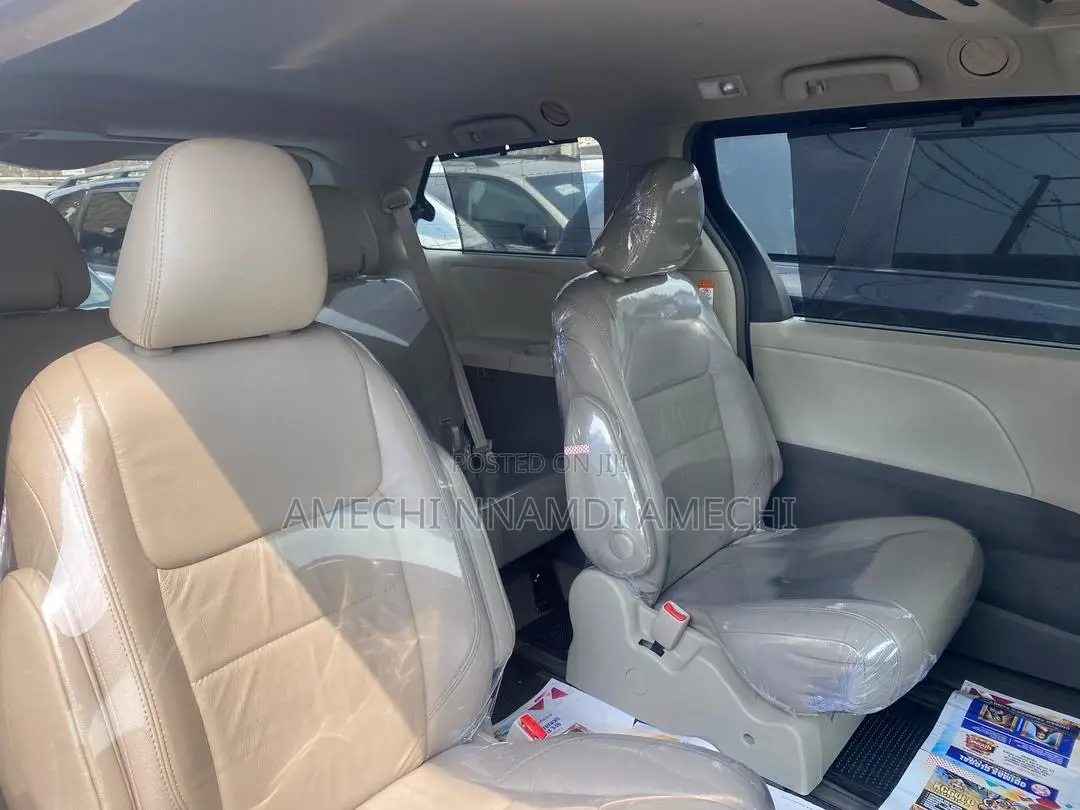 Toyota Sienna 2017 Black