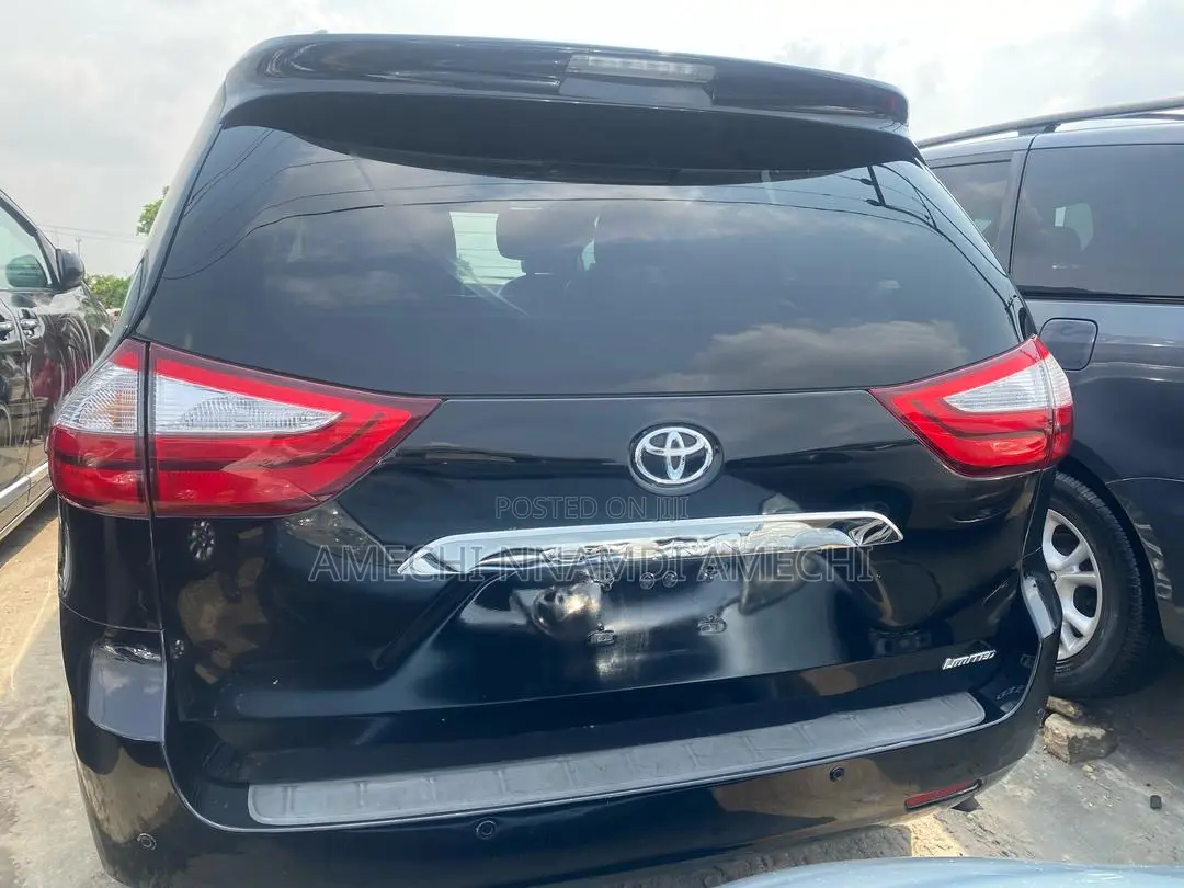 Toyota Sienna 2017 Black