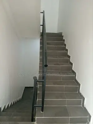 A Luxury Exclusive 2 Bedroom Flats 4rent in Rumuodumaya