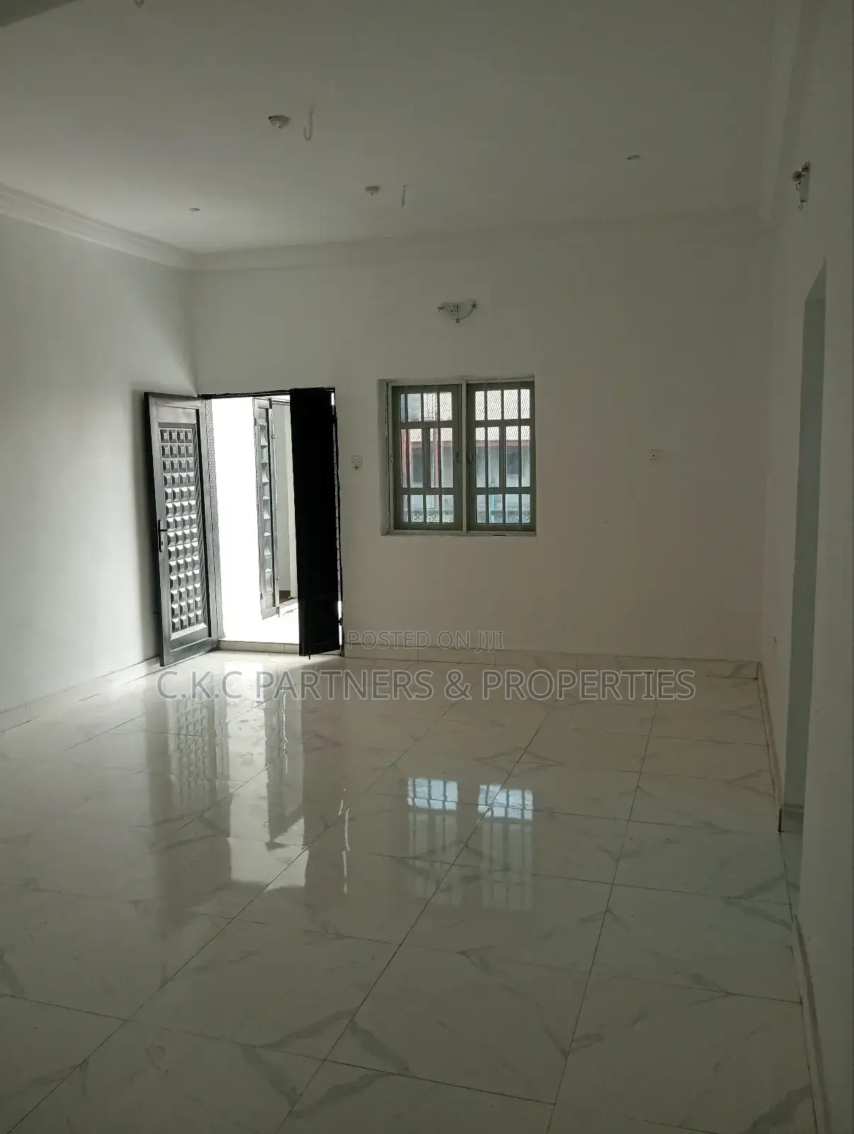 A Luxury Exclusive 2 Bedroom Flats 4rent in Rumuodumaya