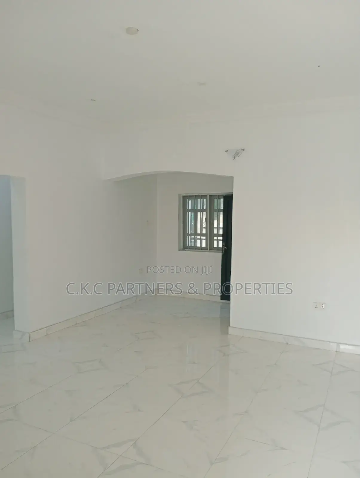 A Luxury Exclusive 2 Bedroom Flats 4rent in Rumuodumaya
