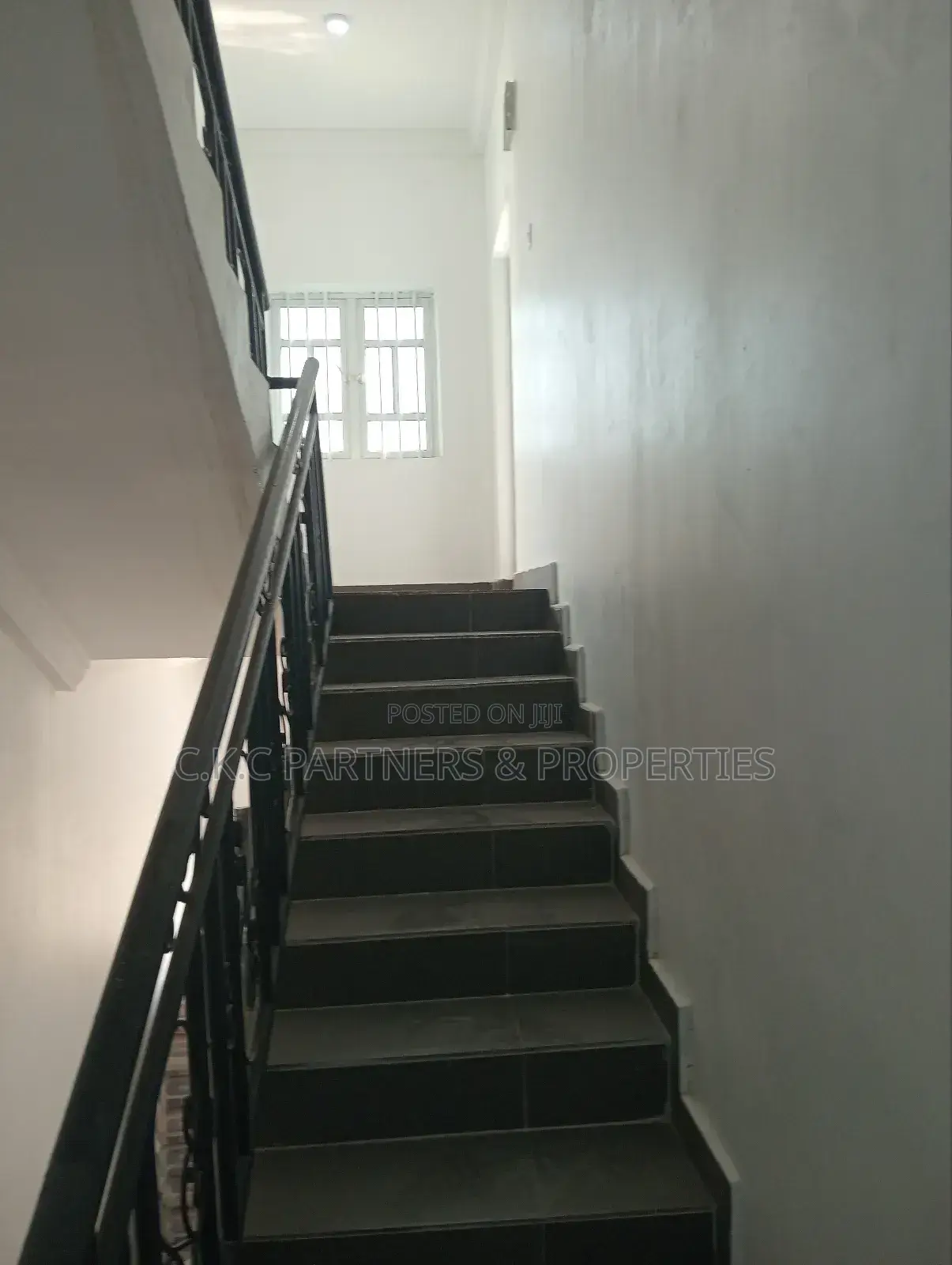 A Luxury Exclusive 2 Bedroom Flats 4rent in Rumuodumaya
