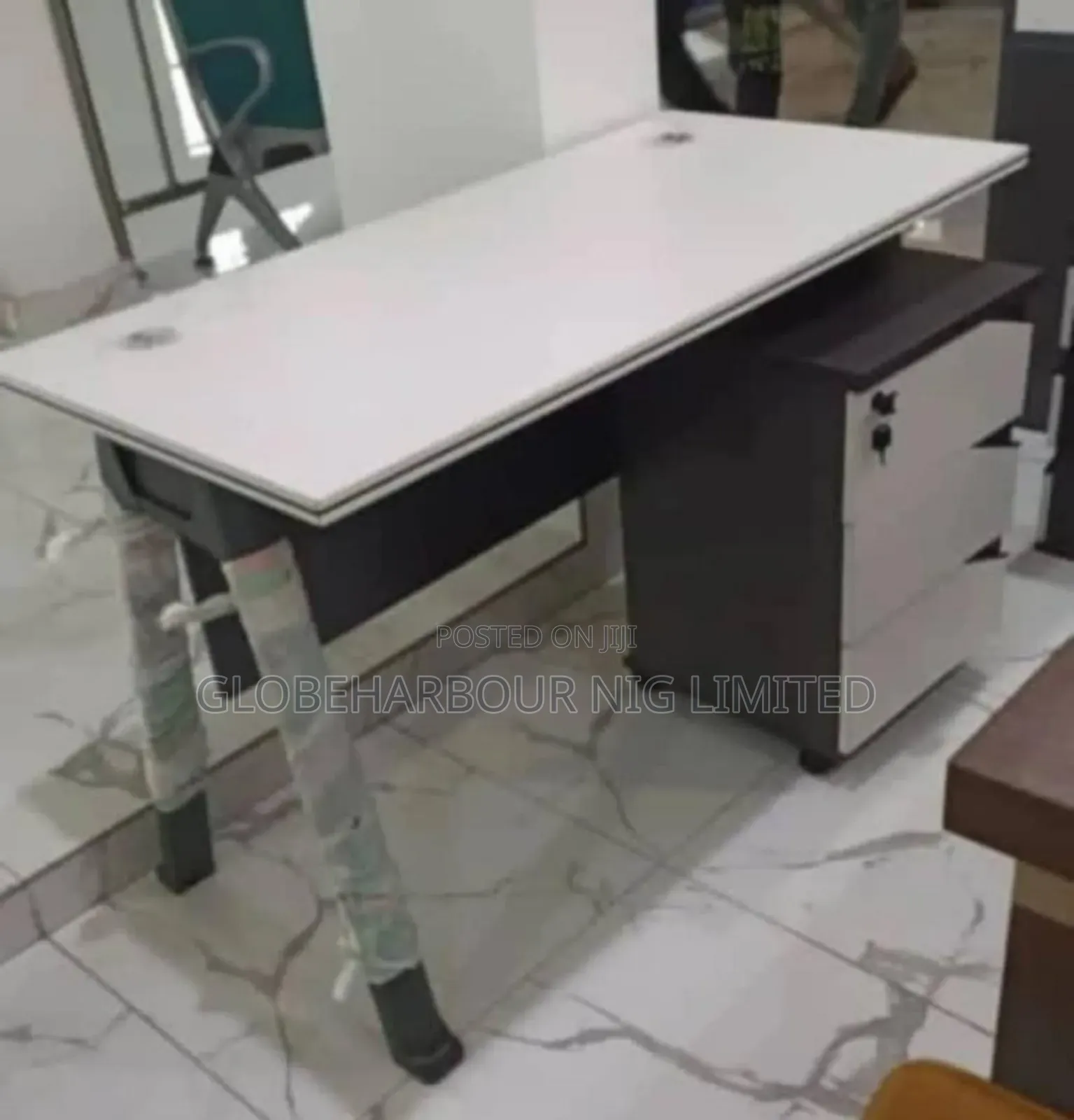 1.4 Merter Office and Study Table