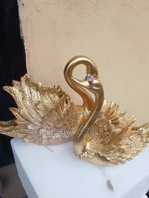 2 Piece Swan Resin Figurine Deco Statue