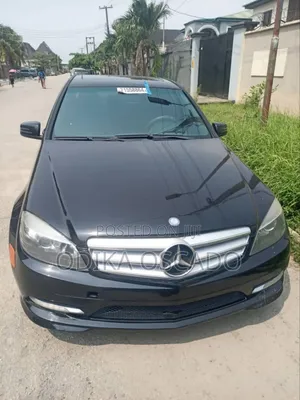 Mercedes-Benz C300 2011 Black