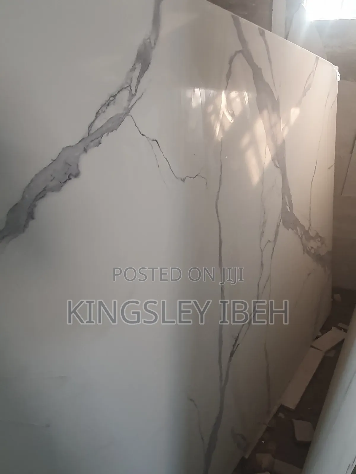 Carrara Quartz Big Wave for Kitchen Top