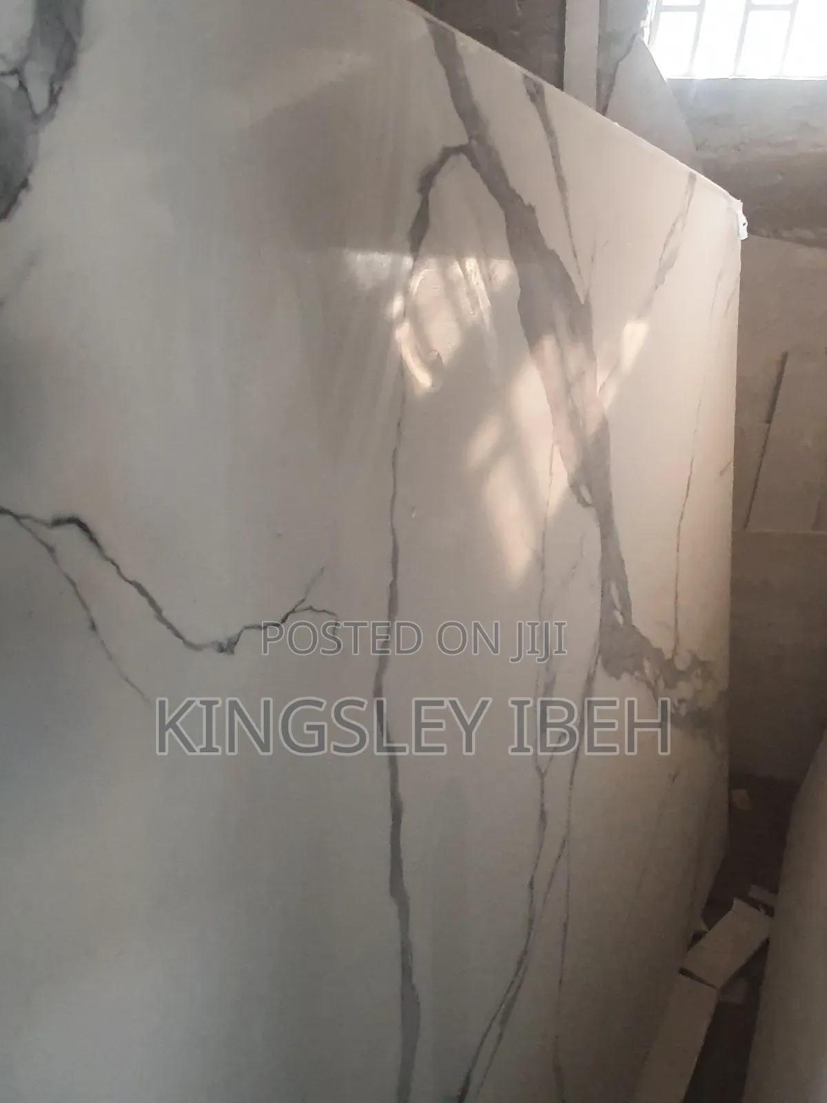 Carrara Quartz Big Wave for Kitchen Top