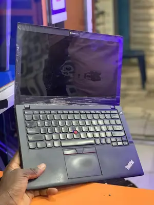 Laptop Lenovo ThinkPad X260 8GB Intel Core I5 HDD+SSD 500GB